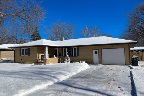 Photo of 826 Maple Street NE, Hutchinson, MN 55350 (MLS # 6826534)