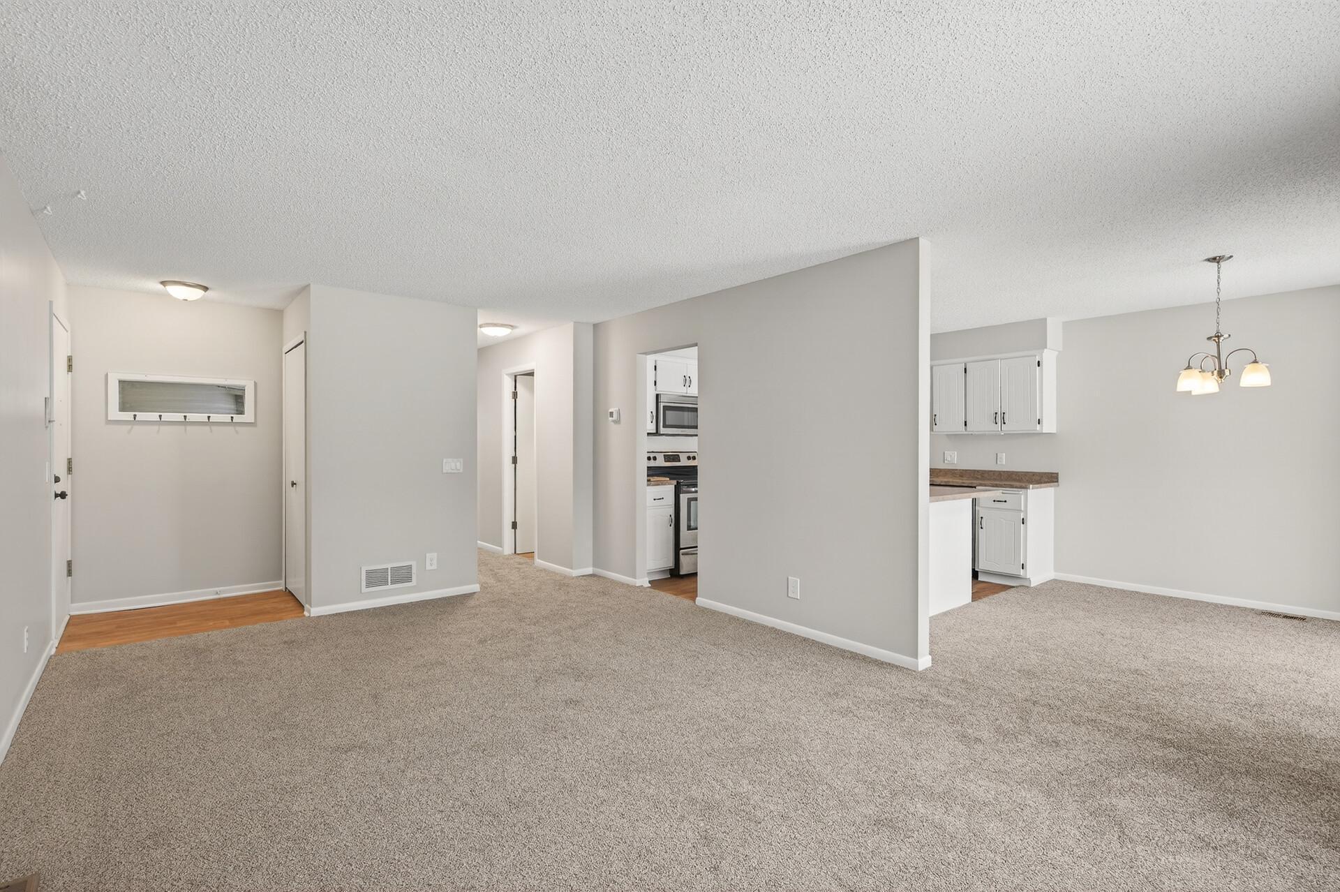 4339 Buckingham Court 1106