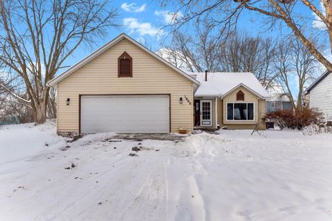 1860 Hilo Court N Oakdale MN 55128