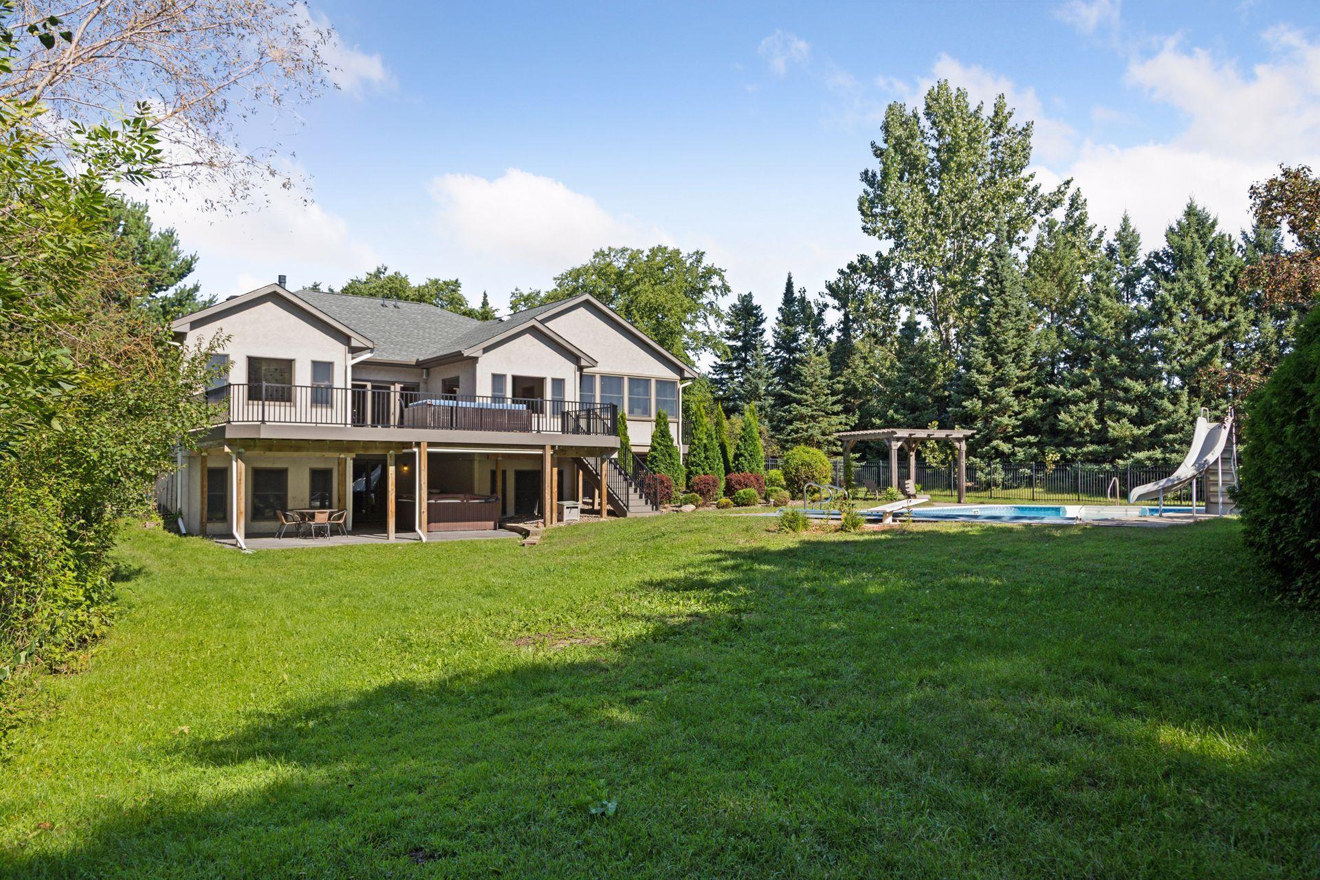 2780 Overlook Lane N