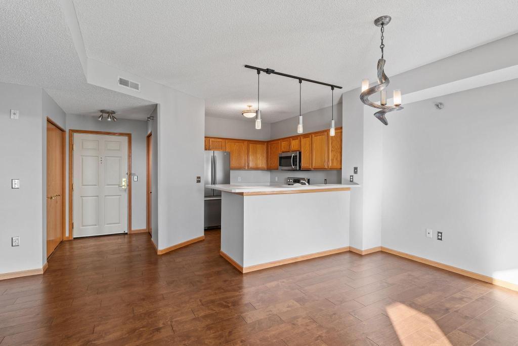 615 N 1st St 401