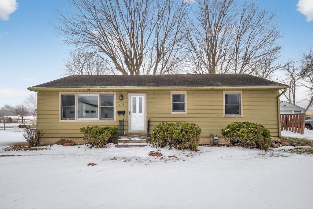 Photo of 304 16th Avenue NE, Austin, MN 55912 (MLS # 7003978)