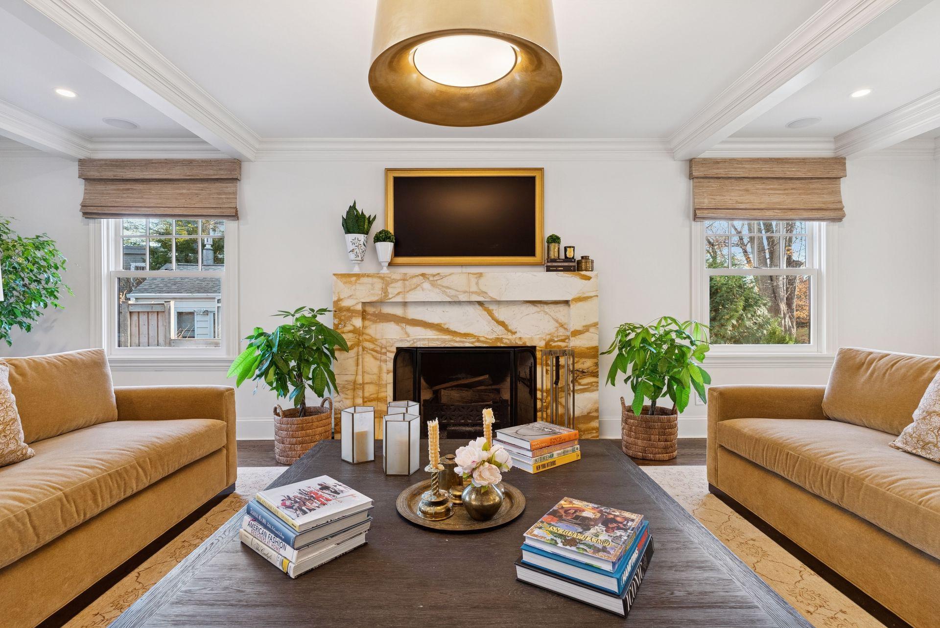 2125 Kenwood Parkway