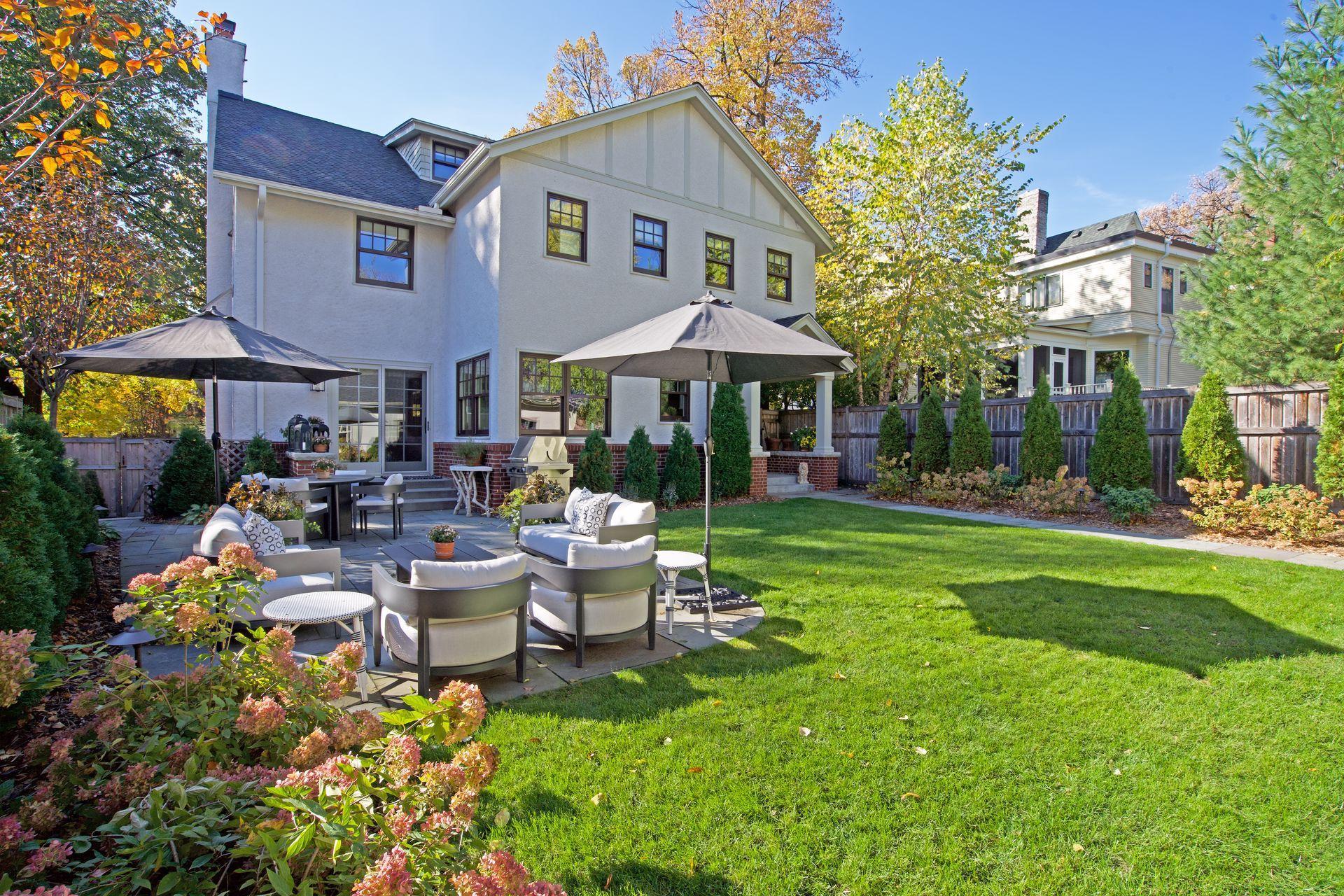 2125 Kenwood Parkway