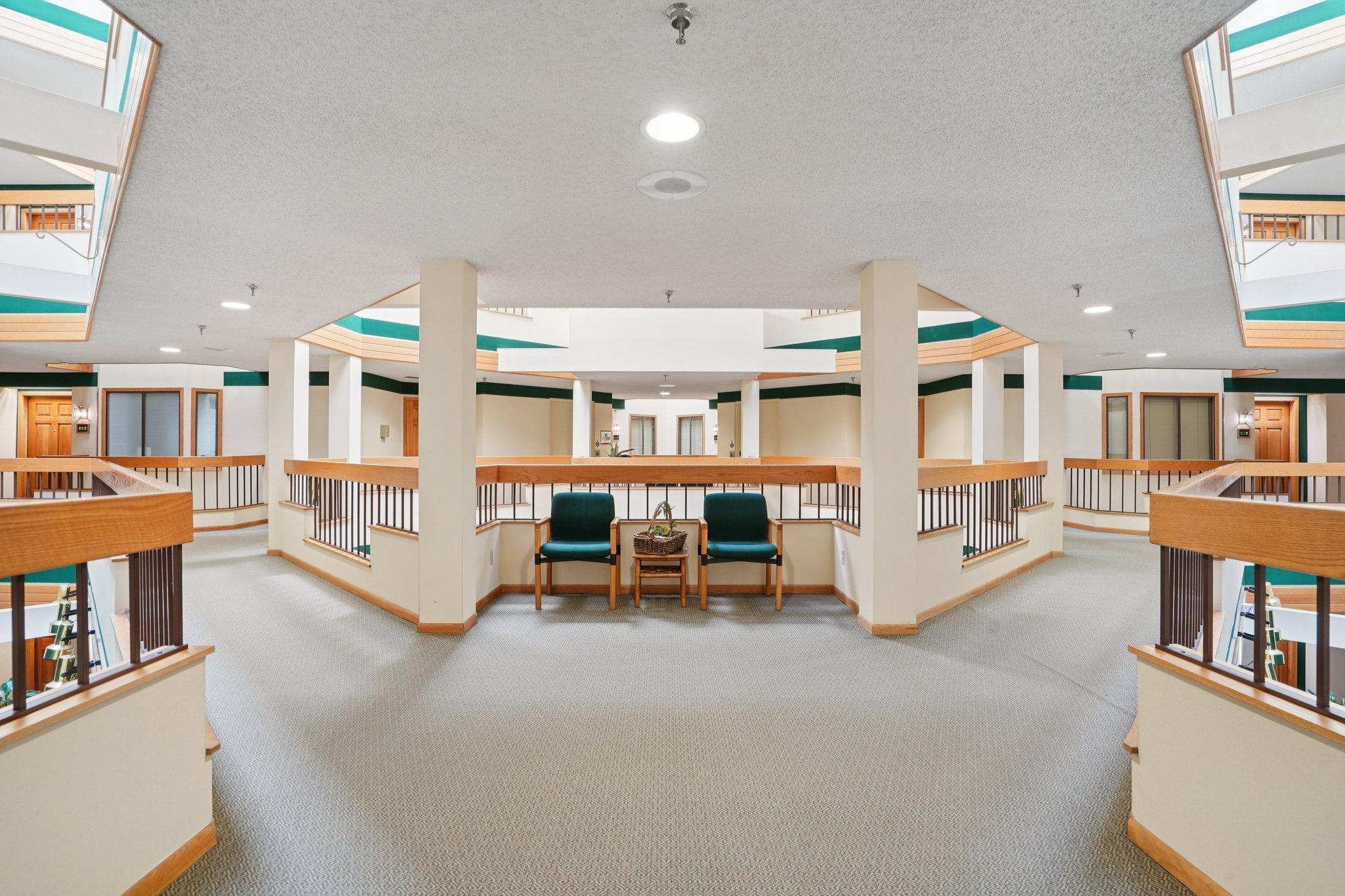 4035 Victoria Street N 212