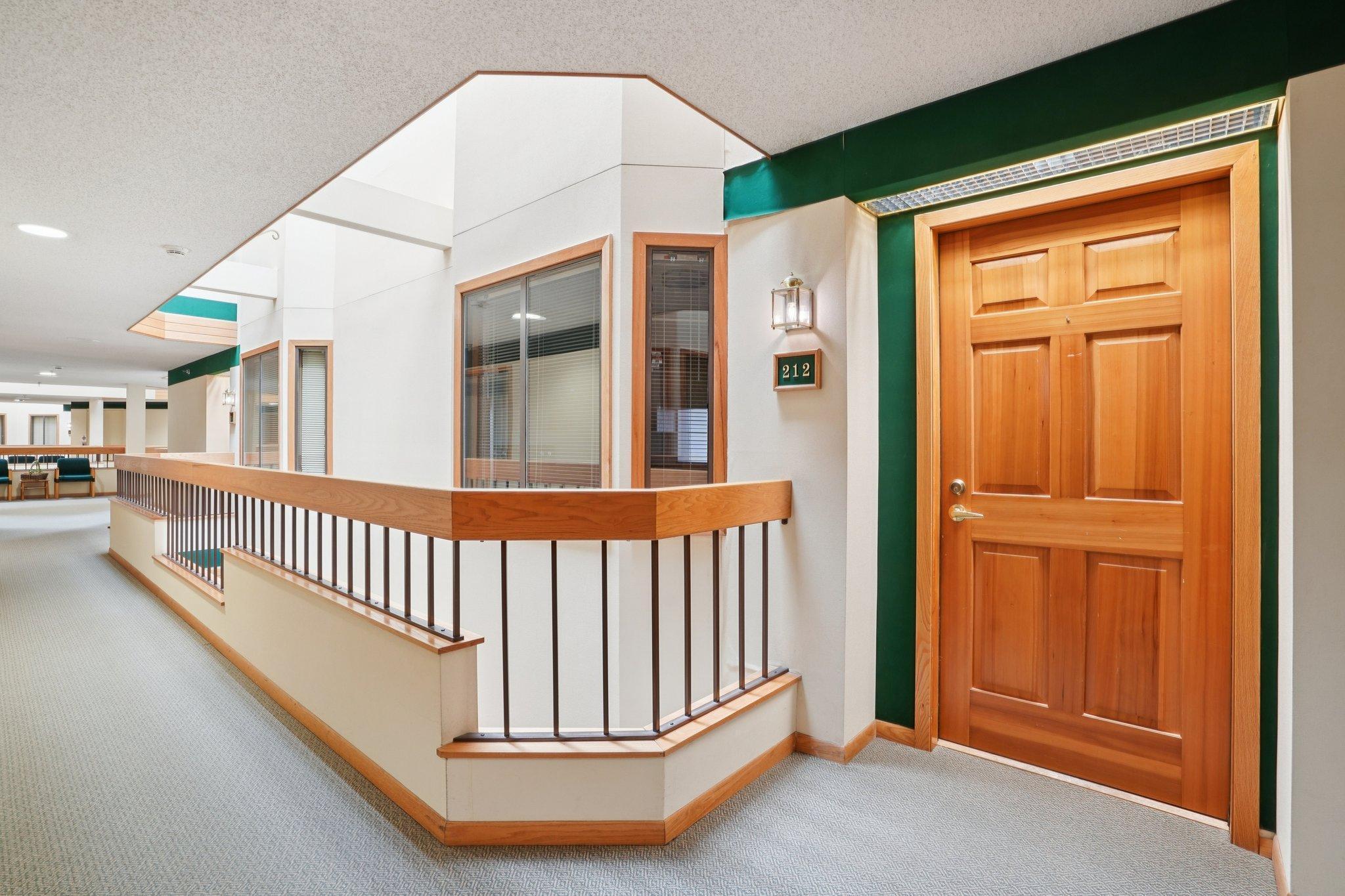 4035 Victoria Street N 212