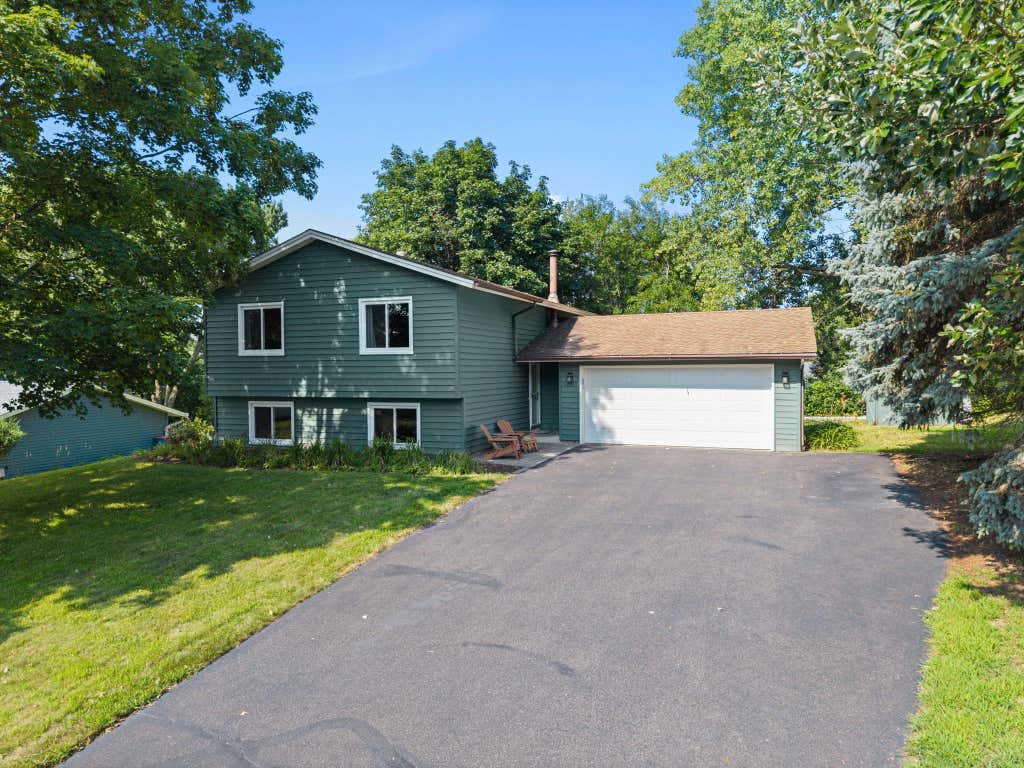 Photo of 12335 Oxbow Drive, Eden Prairie, MN 55347 (MLS # 7129099)