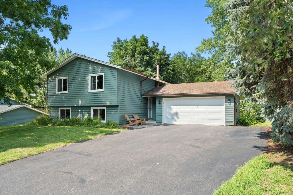 Photo of 12335 Oxbow Drive, Eden Prairie, MN 55347 (MLS # 7129099)