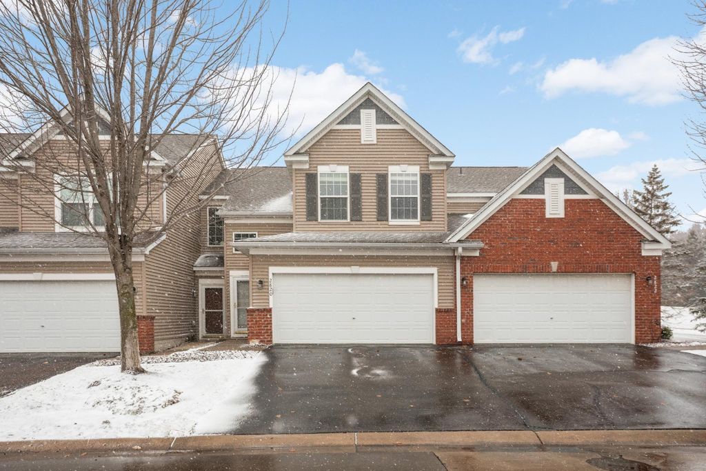 Photo of 2820 Spy Glass Drive, Chaska, MN 55318 (MLS # 7005640)