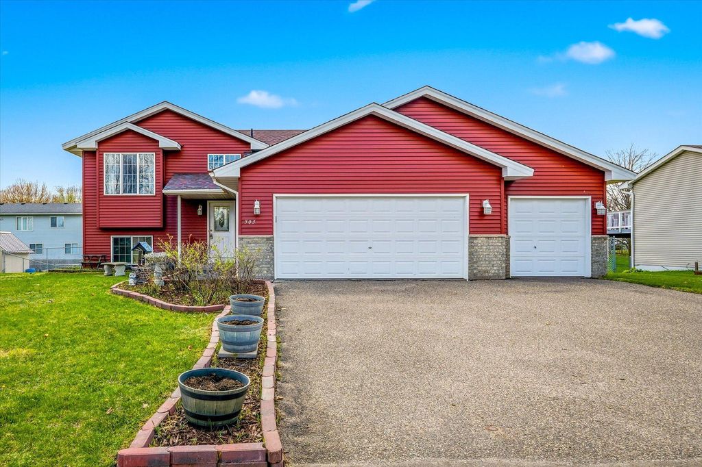 Photo of 503 Cottonwood Street SW, Isanti, MN 55040 (MLS # 7067209)