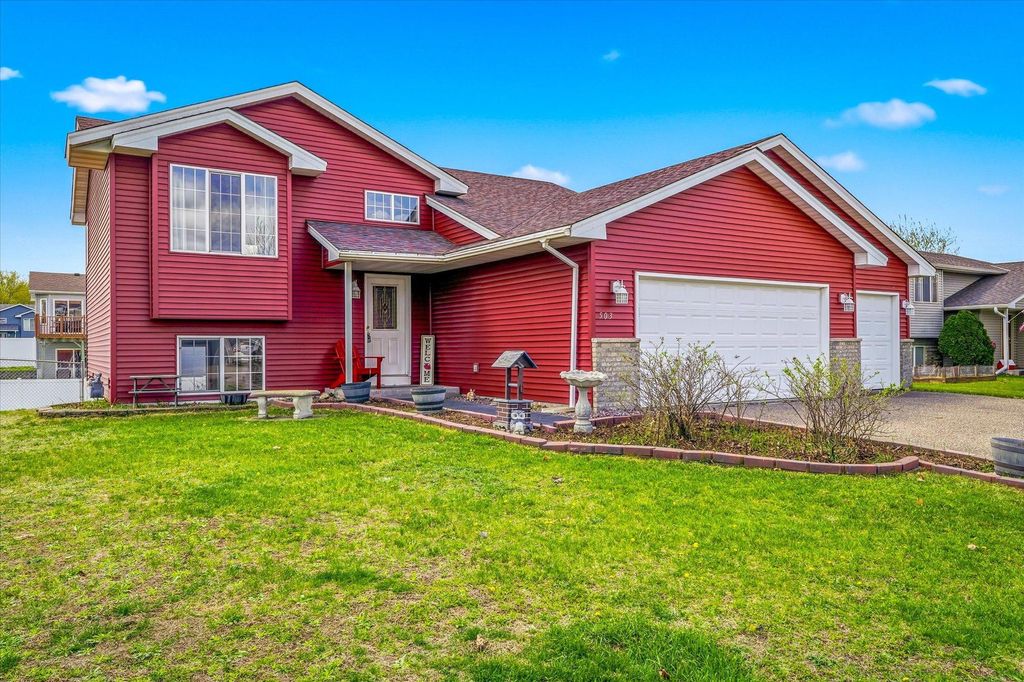 Photo of 503 Cottonwood Street SW, Isanti, MN 55040 (MLS # 7067209)