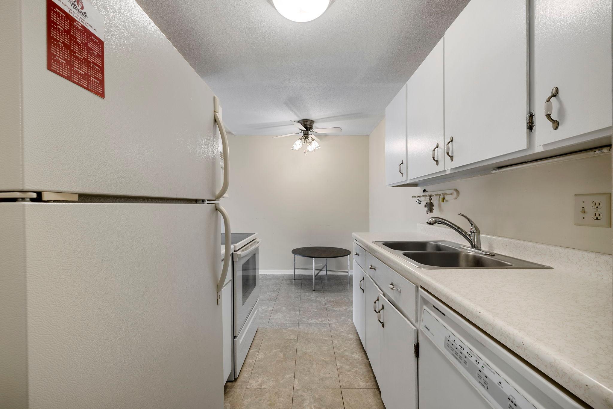 329 Geneva Avenue N 411