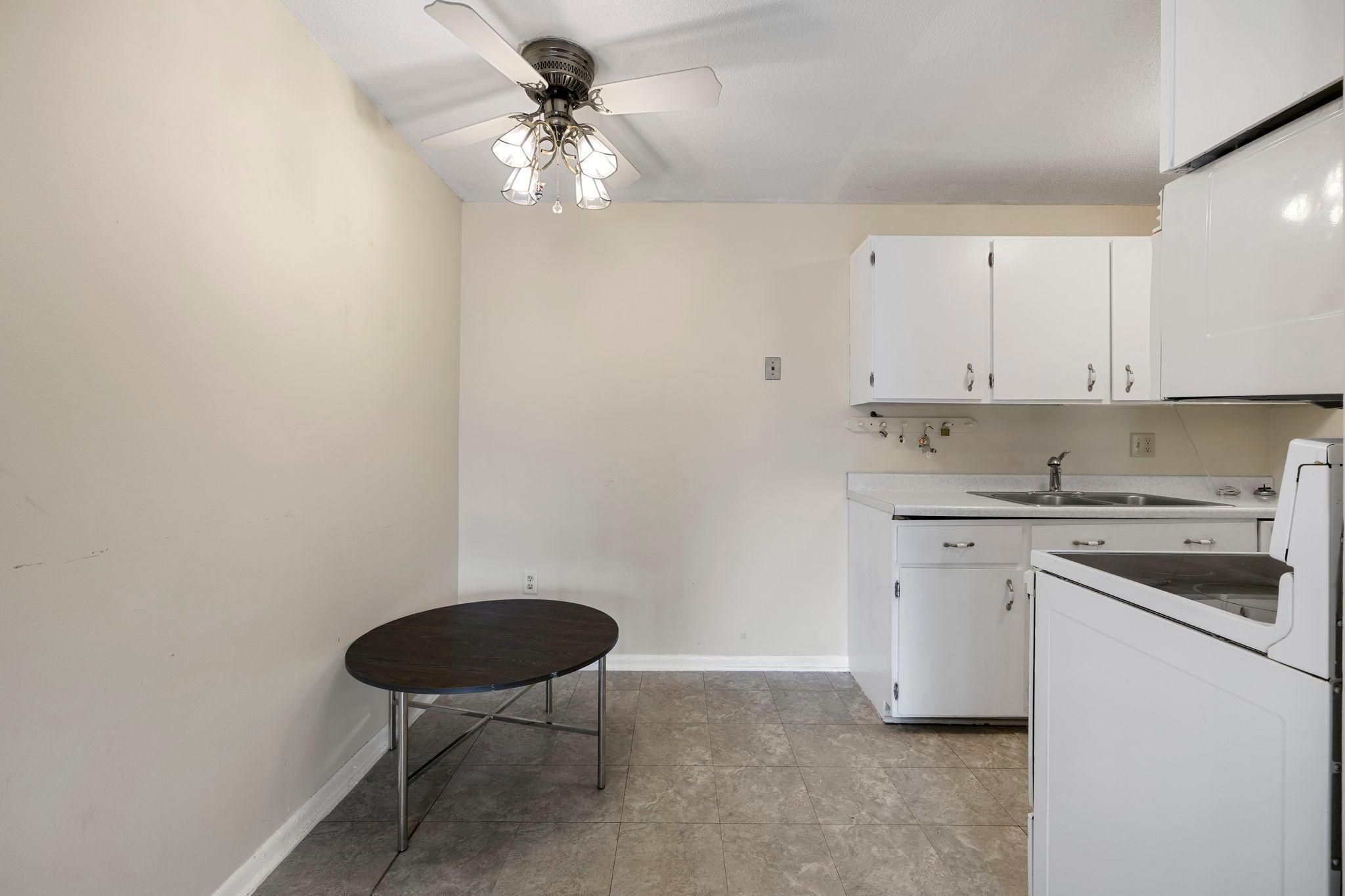 329 Geneva Avenue N 411