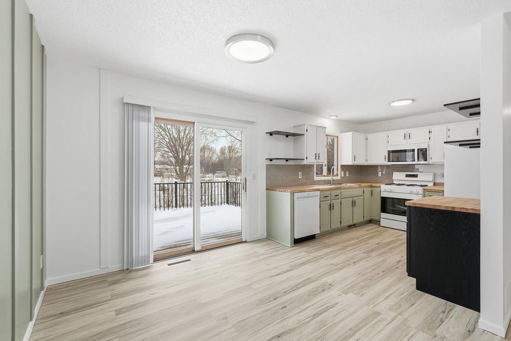 Photo of 2801 11th Avenue, Anoka, MN 55303 (MLS # 7011335)