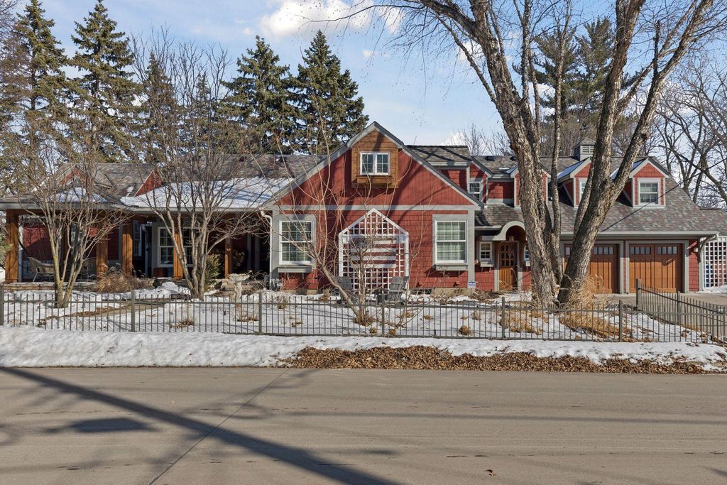 Photo of 5423 Abbott Place, Edina, MN 55410 (MLS # 7025558)