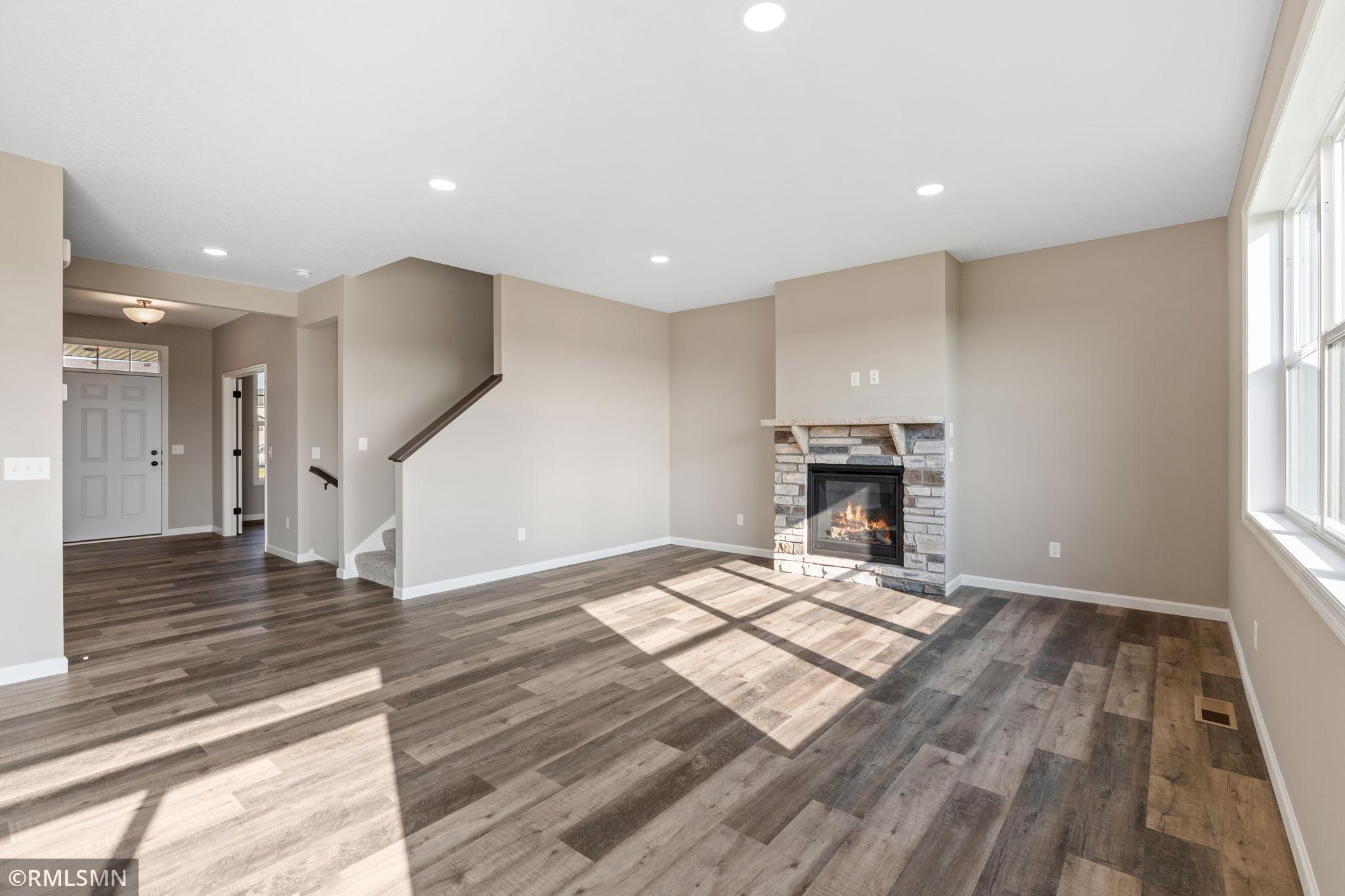 2702 Jacamar Avenue NE