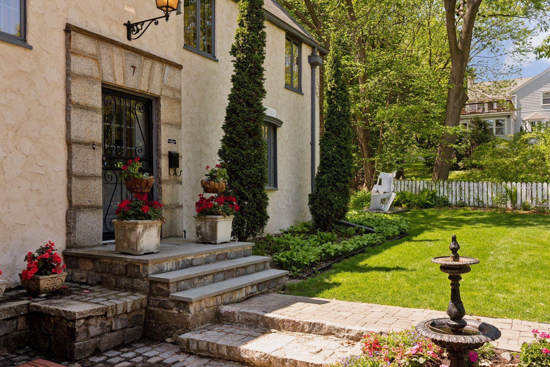 7 Montcalm Court