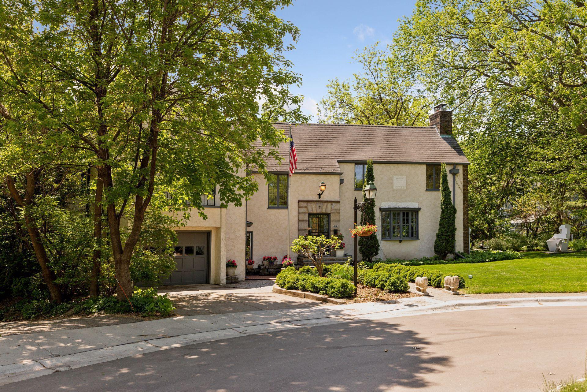 7 Montcalm Court