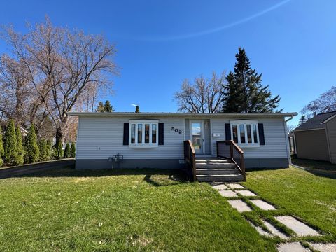 502 3rd Street NE Roseau MN 56751