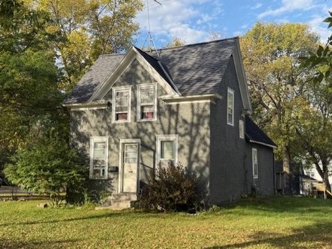 Photo of 803 N Armstrong Avenue, Litchfield, MN 55355 (MLS # 6798738)