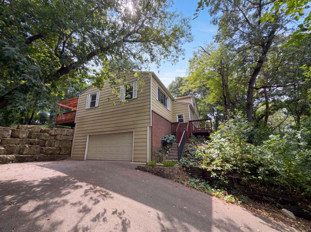 Photo of 2509 Oakwood Drive, Burnsville, MN 55306 (MLS # 7115345)
