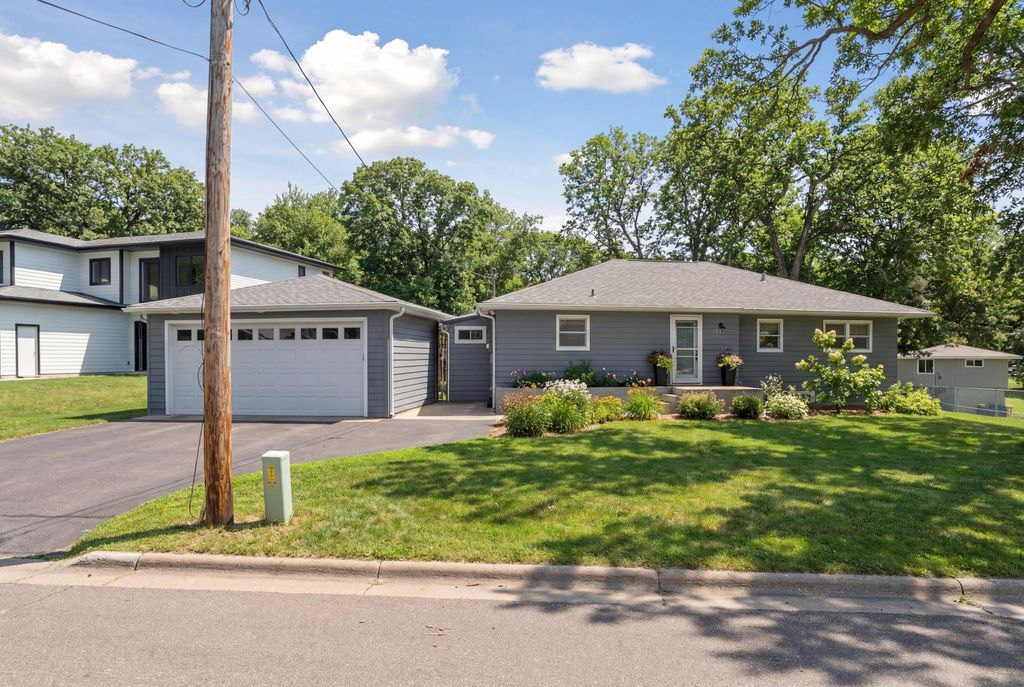 Photo of 4031 Roanoke Street SE, Prior Lake, MN 55372 (MLS # 7015870)