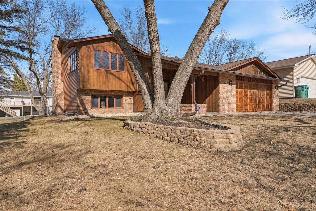 Photo of 5728 W 26th Street, Saint Louis Park, MN 55416 (MLS # 7034435)