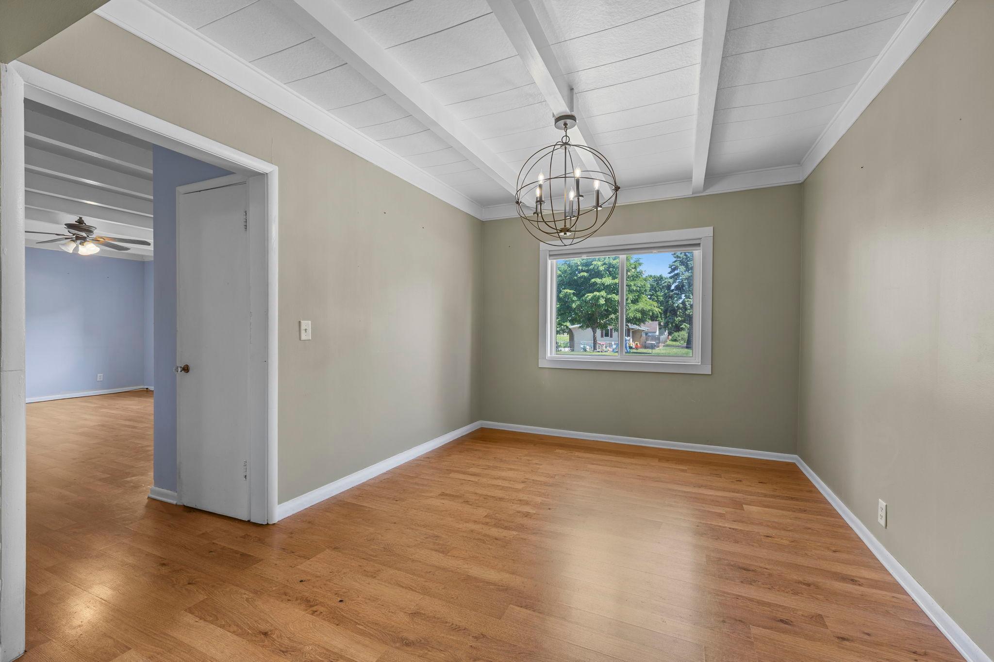 1000 W Lyon Avenue