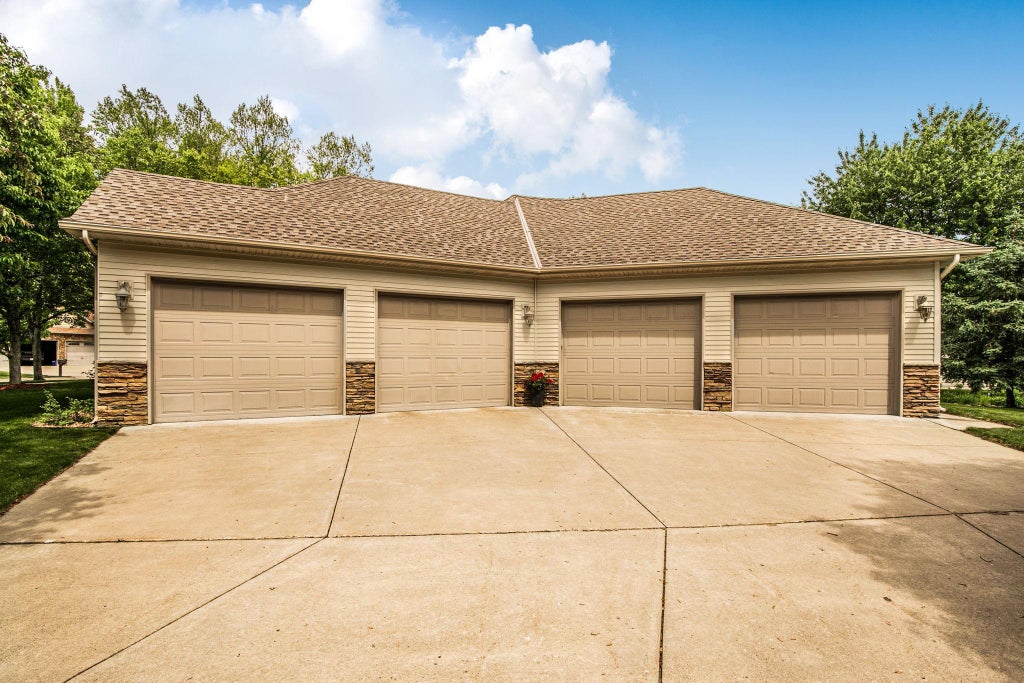 Photo of 2012 Temminck Road, Saint Cloud, MN 56301 (MLS # 7085237)