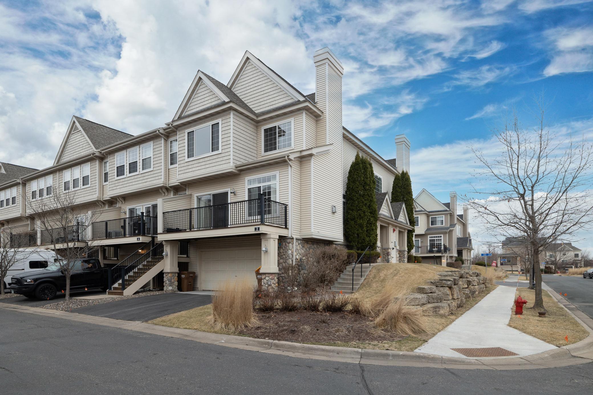 4342 Victor Path 2