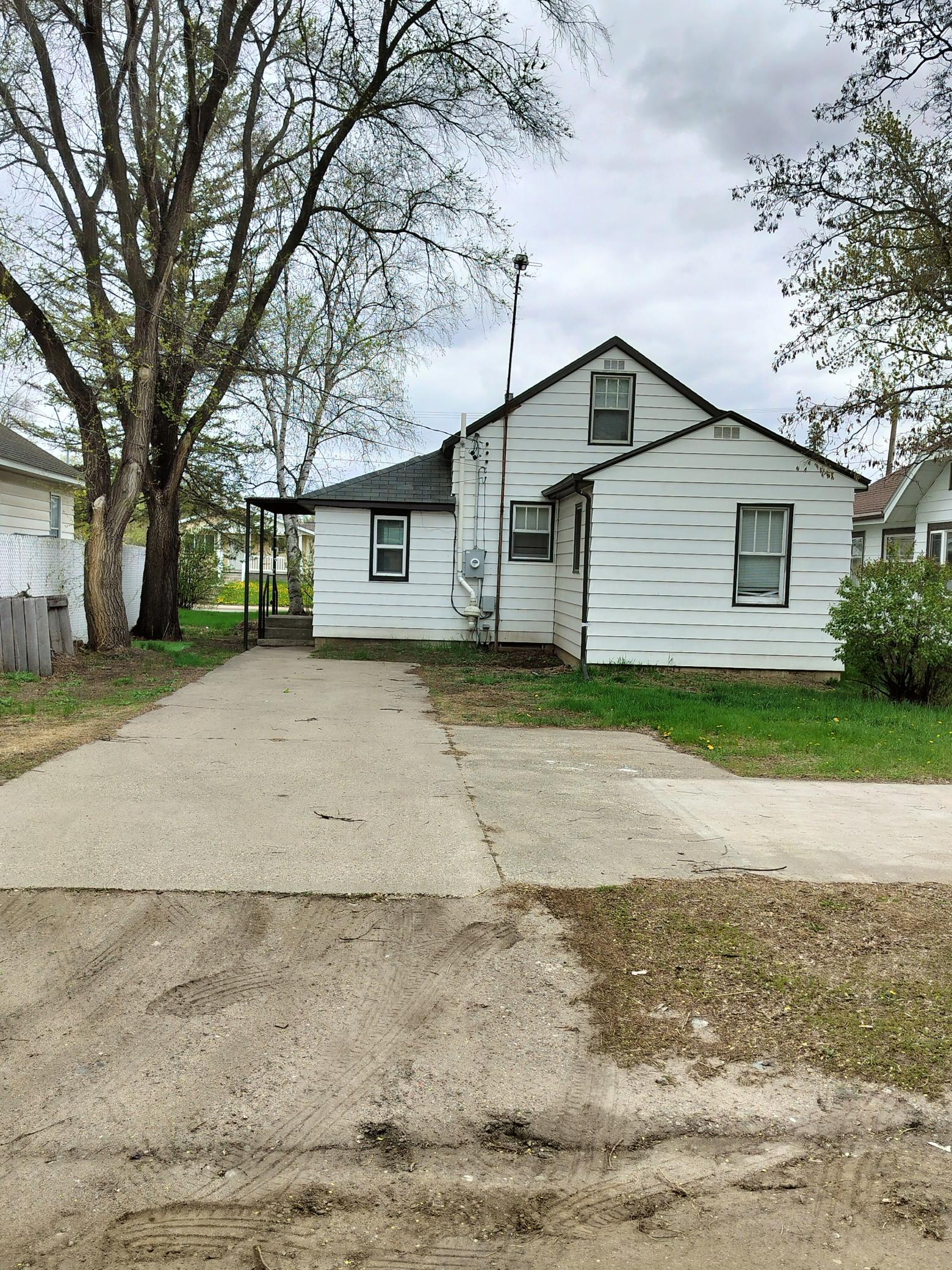 706 E Saint Germain Street