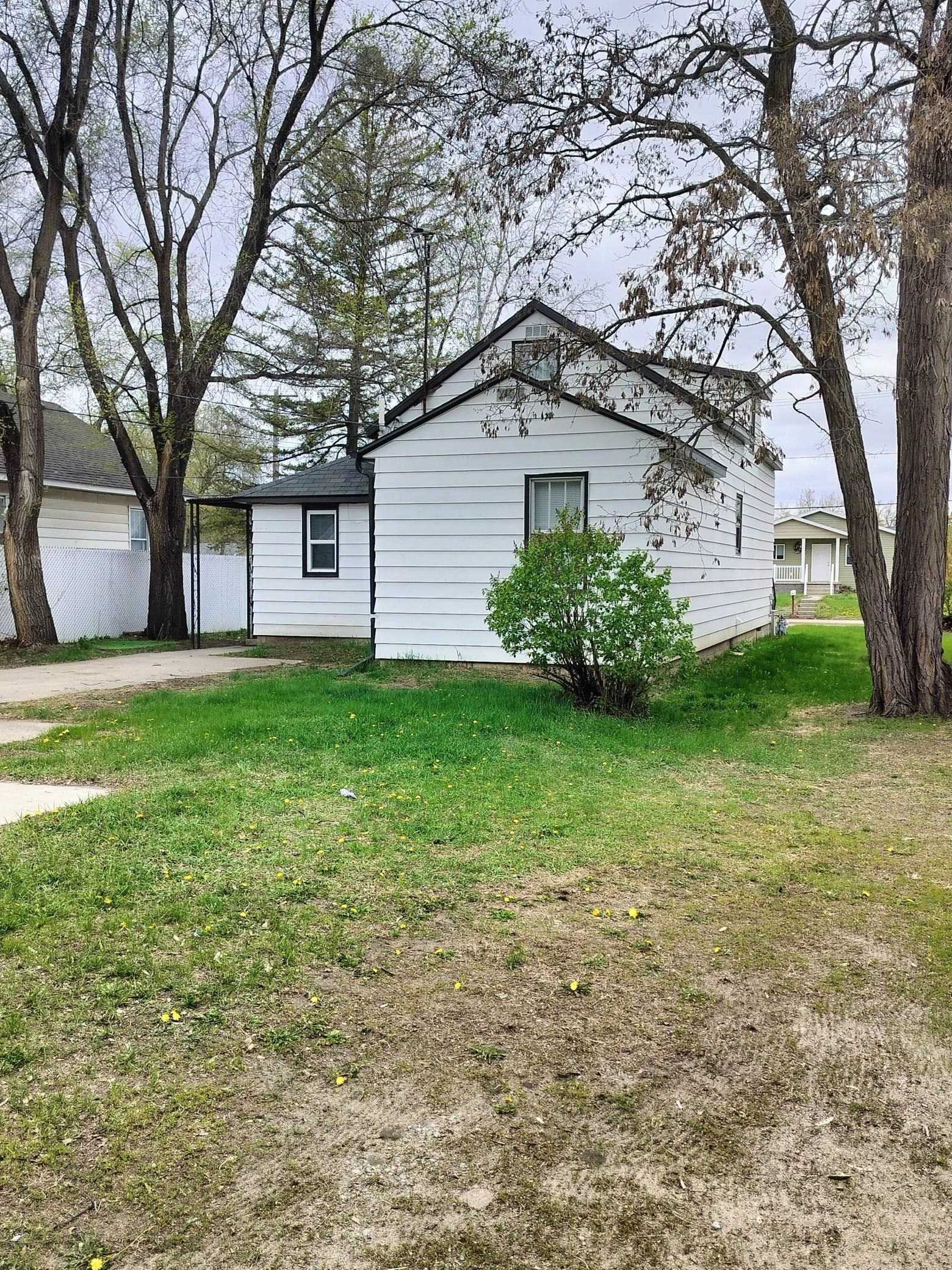 706 E Saint Germain Street
