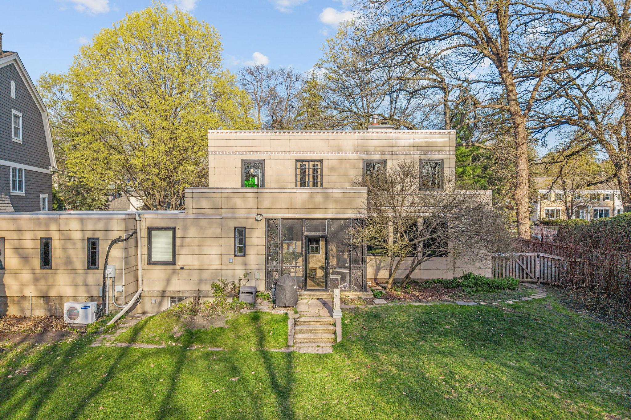 265 Woodlawn Avenue