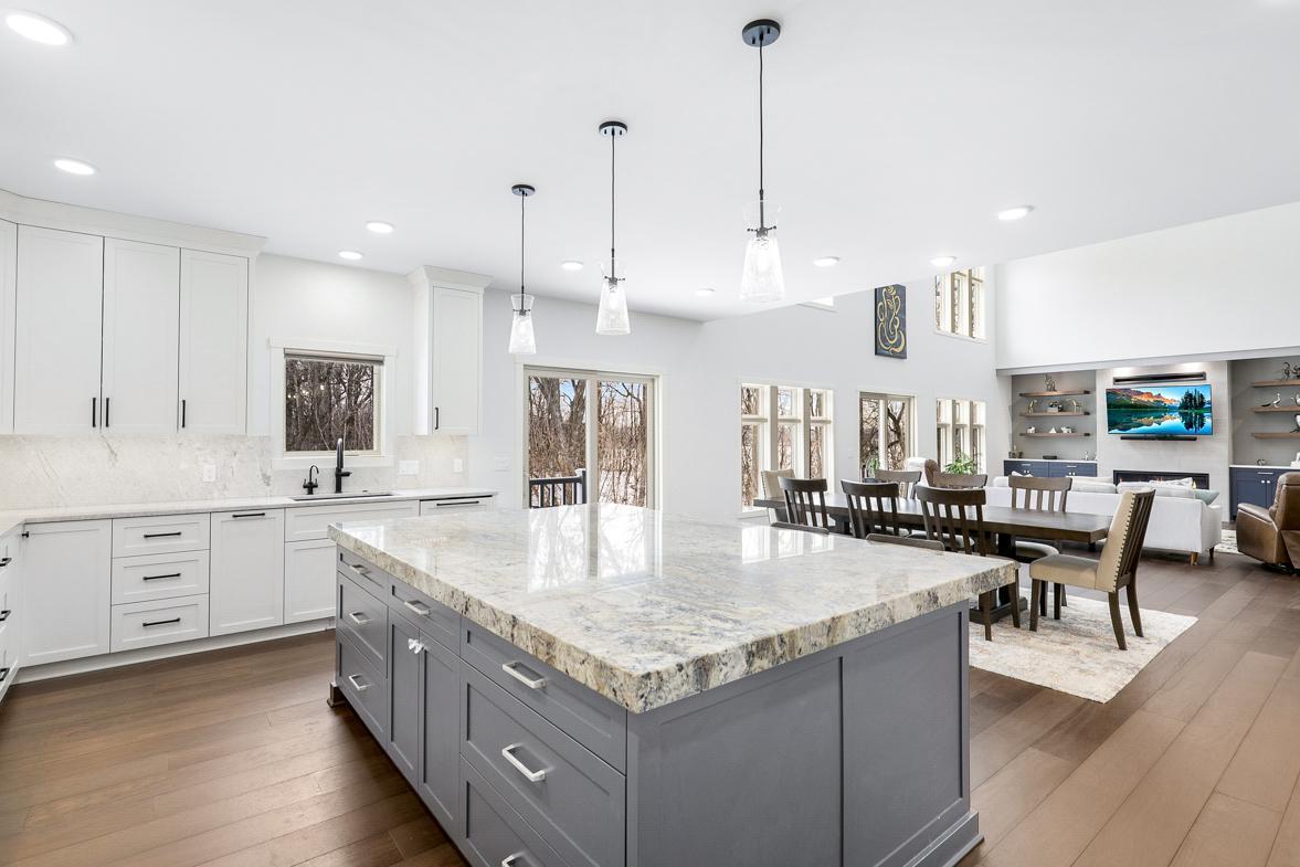 925 Minnesota Lane N