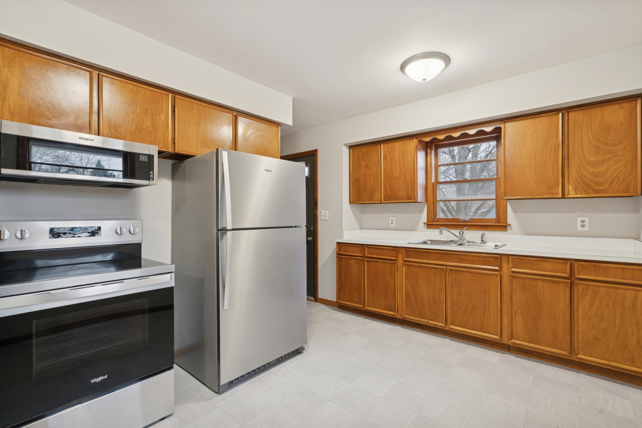 1105 Greystone Avenue N