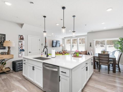 4876 Avery Court Eagan MN 55123