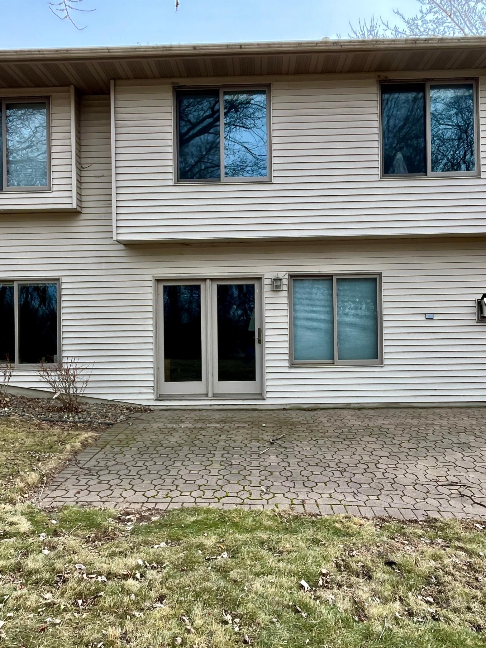 23541 Kenwood Avenue