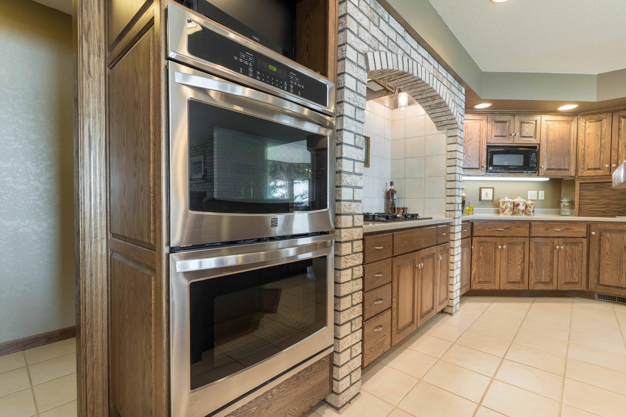 Alexandria, Minnesota, 56308, United States, 4 Bedrooms Bedrooms, ,6 BathroomsBathrooms,Residential,Active,2032395