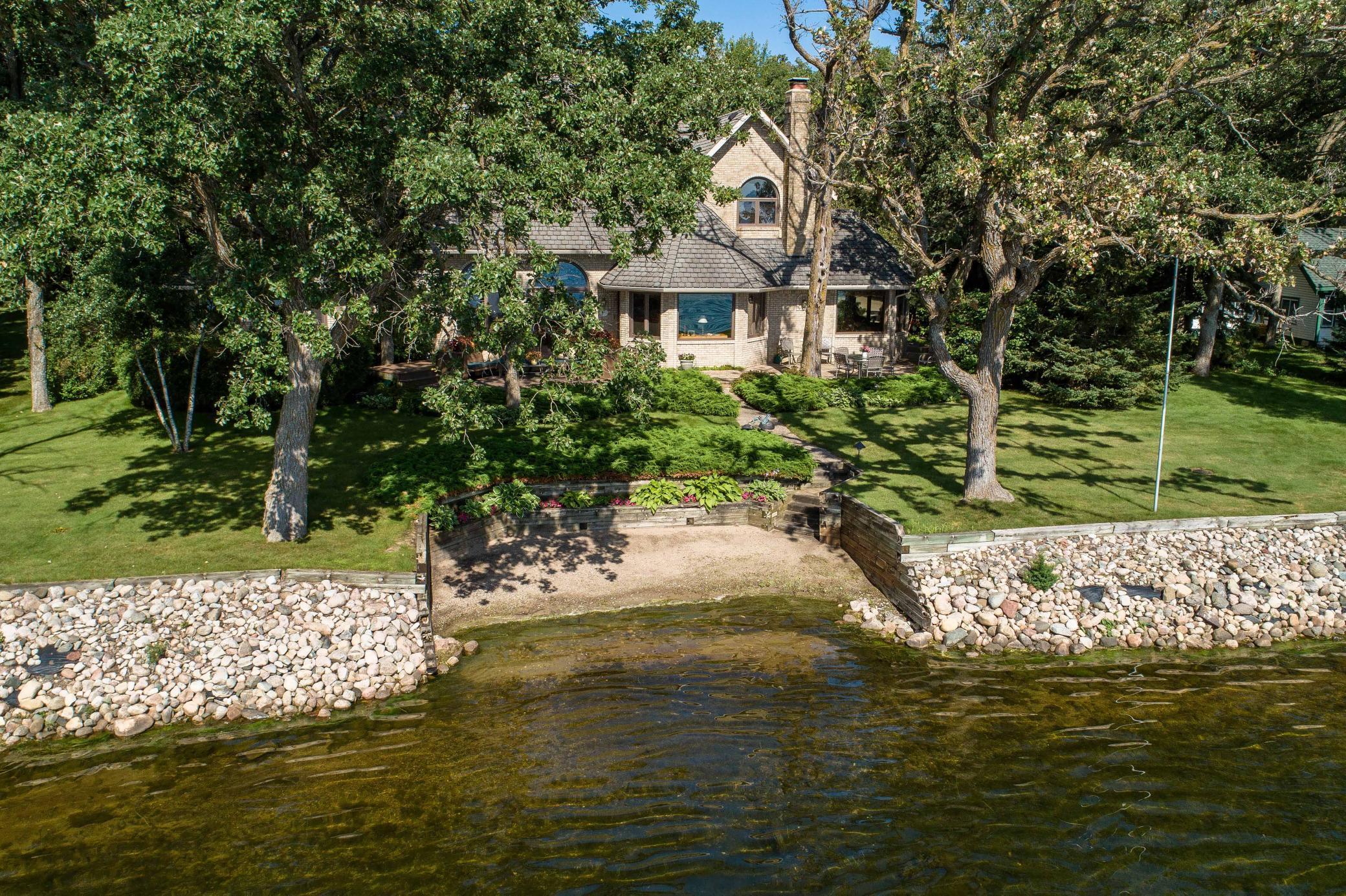 Alexandria, Minnesota, 56308, United States, 4 Bedrooms Bedrooms, ,6 BathroomsBathrooms,Residential,Active,2032395