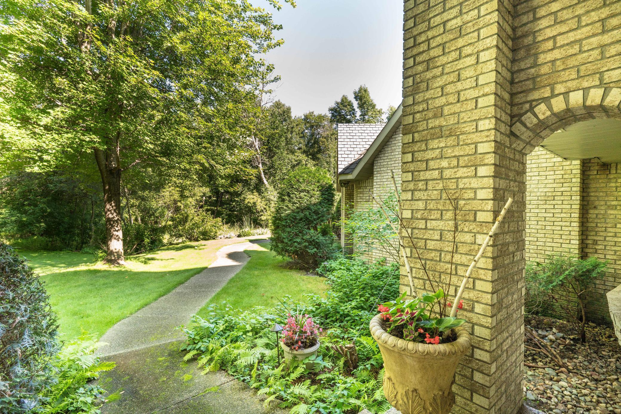 Alexandria, Minnesota, 56308, United States, 4 Bedrooms Bedrooms, ,6 BathroomsBathrooms,Residential,Active,2032395
