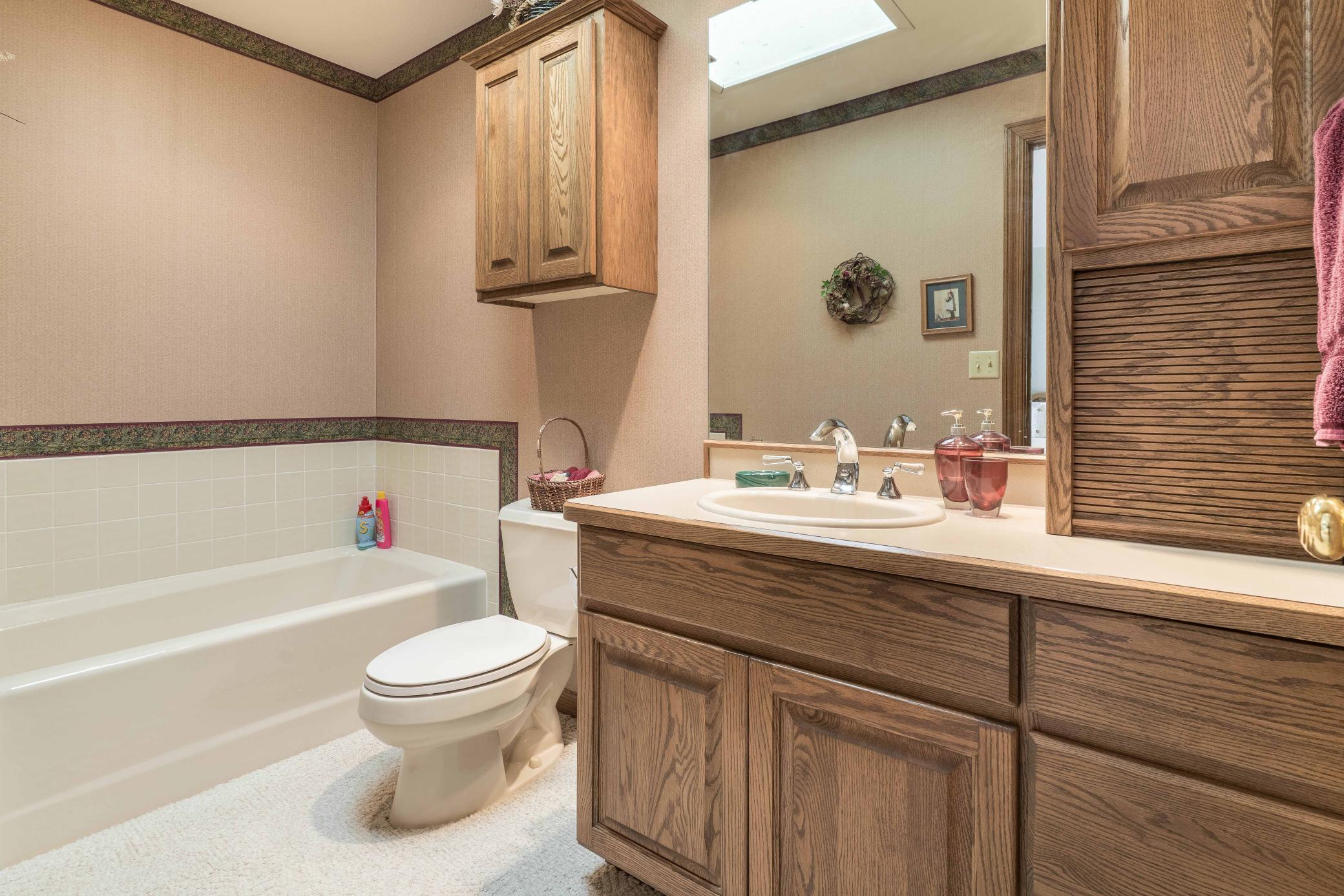 Alexandria, Minnesota, 56308, United States, 4 Bedrooms Bedrooms, ,6 BathroomsBathrooms,Residential,Active,2032395