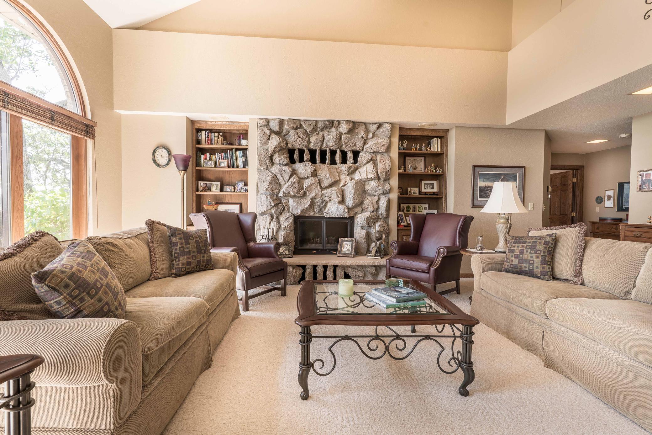 Alexandria, Minnesota, 56308, United States, 4 Bedrooms Bedrooms, ,6 BathroomsBathrooms,Residential,Active,2032395
