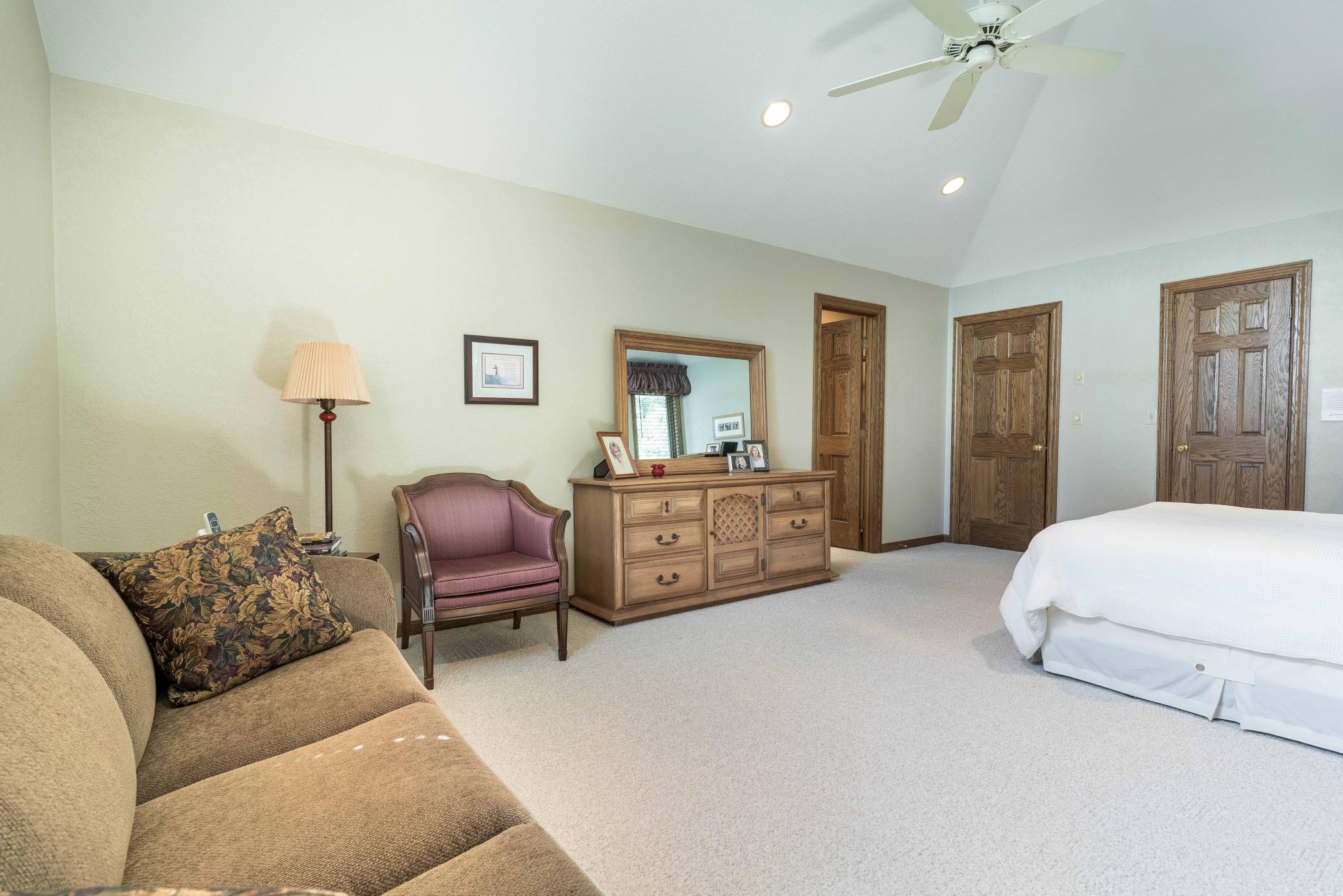 Alexandria, Minnesota, 56308, United States, 4 Bedrooms Bedrooms, ,6 BathroomsBathrooms,Residential,Active,2032395