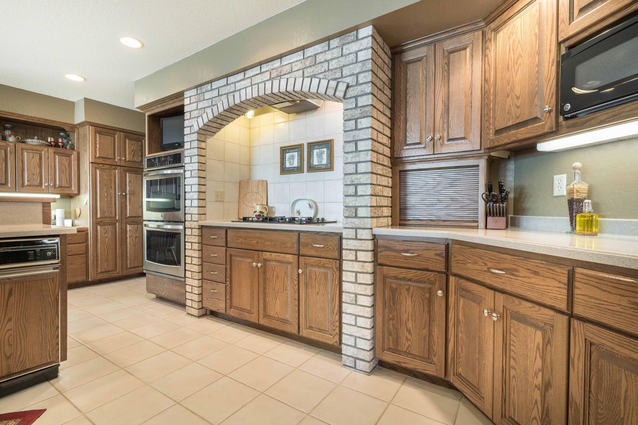 Alexandria, Minnesota, 56308, United States, 4 Bedrooms Bedrooms, ,6 BathroomsBathrooms,Residential,Active,2032395