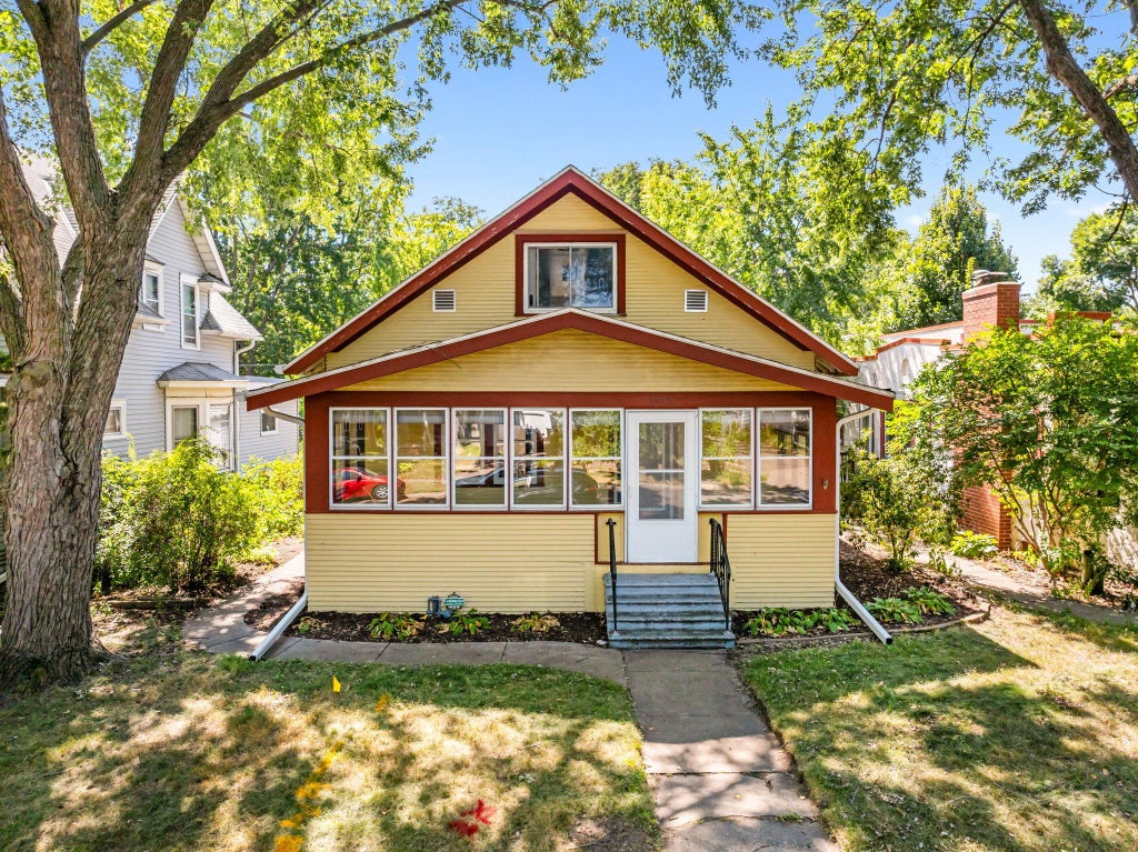 Photo of 1668 Blair Avenue, Saint Paul, MN 55104 (MLS # 7133245)