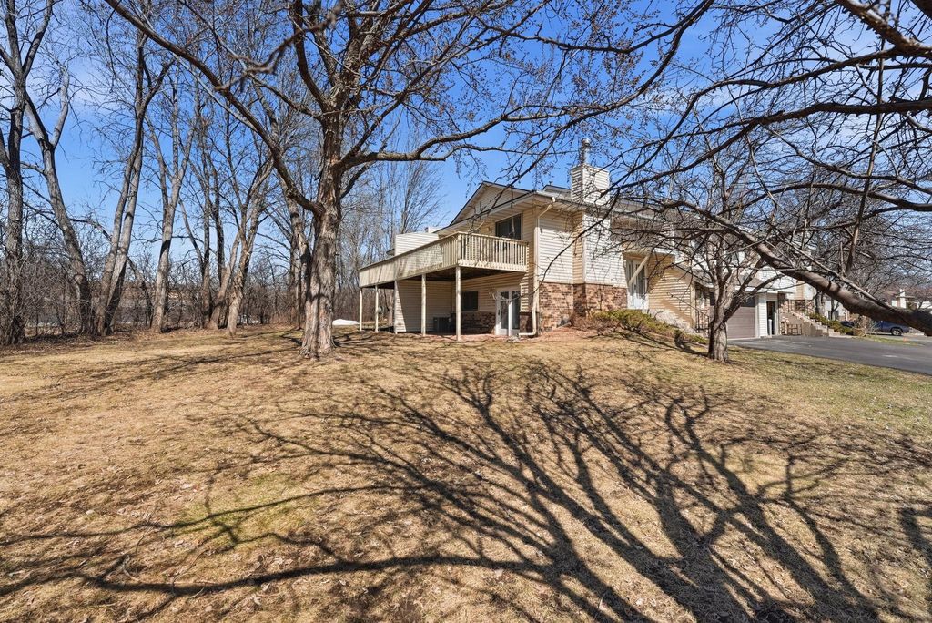 Photo of 902 Evergreen Drive, Burnsville, MN 55337 (MLS # 7035237)