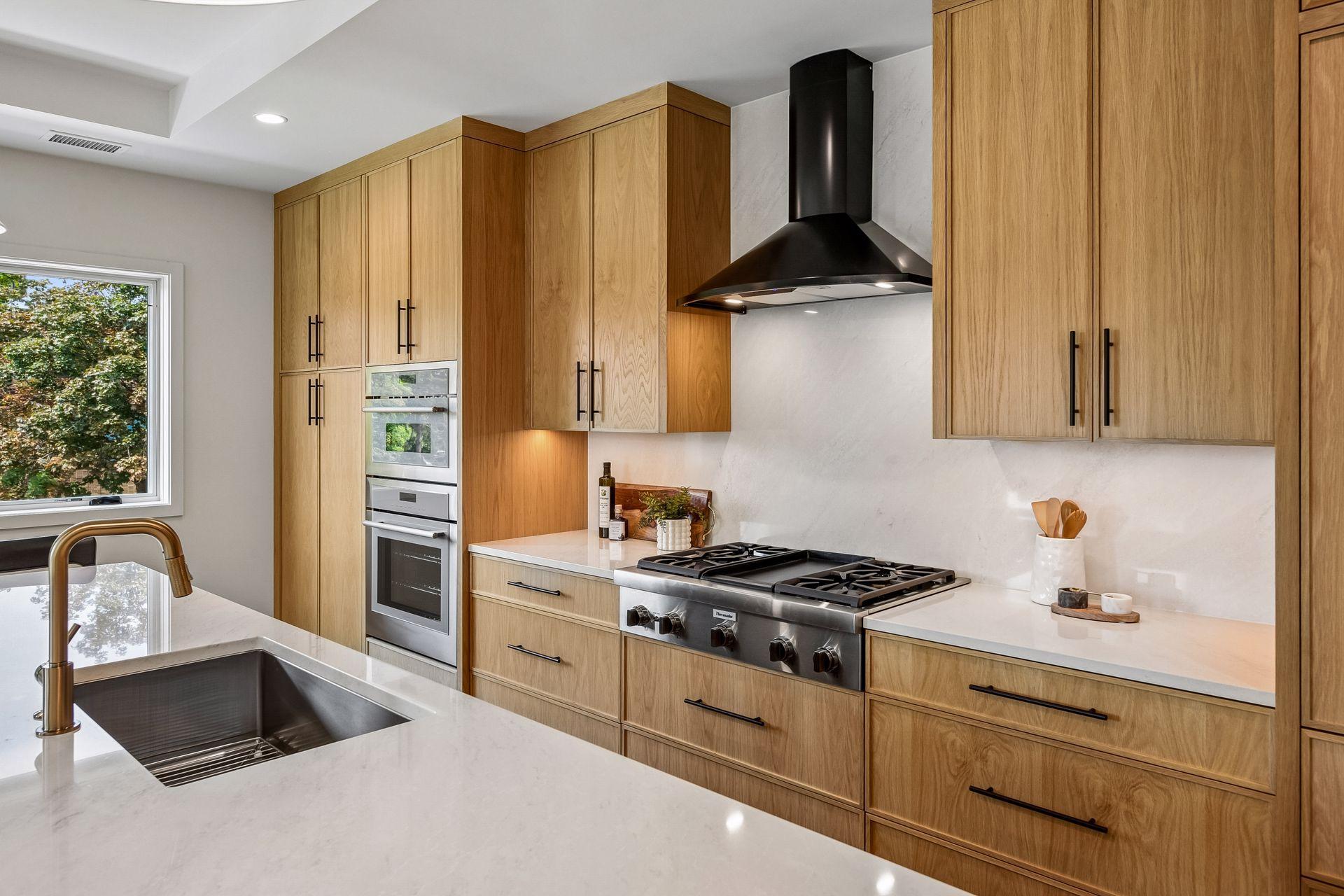 150 Broadway Avenue S 2B