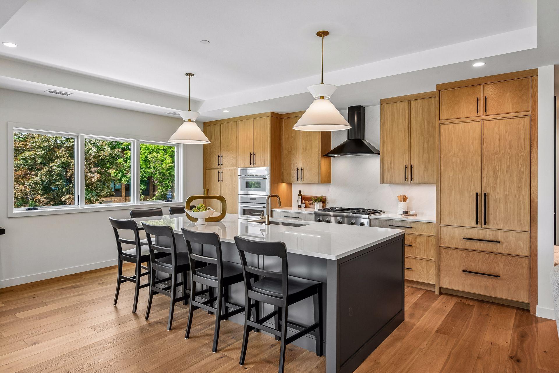 150 Broadway Avenue S 2B