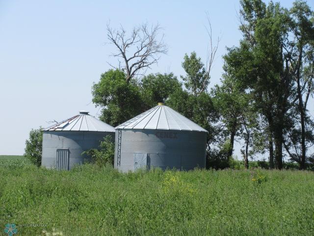 Cayuga, North Dakota 58013, United States, 4 Bedrooms Bedrooms, ,1 BathroomBathrooms,Residential,Pending Sale,257190