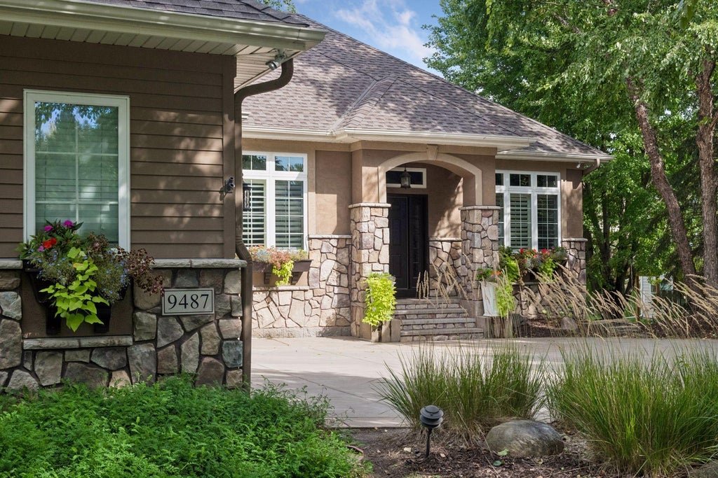Photo of 9487 Mcgee Way, Eden Prairie, MN 55347 (MLS # 7160054)